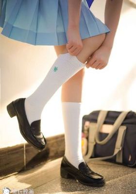 婷婷国产综合精品欧美成人_蓝光高清版普通话在线观看