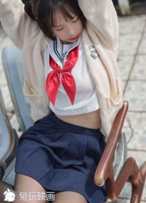 短发白领下班后和男友激战_手机高清未删减版在线观看