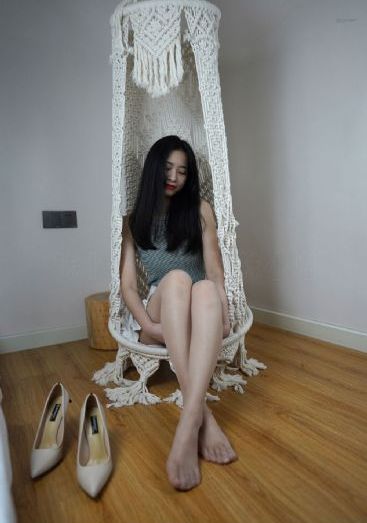 丁字泳装全透明服装_高清中字动漫免费观看