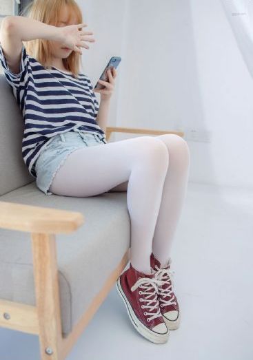 王默的胸罩是粉色还是黑色_高清蓝光西瓜视频免费观看