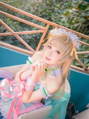 偷窥中年熟妇的丰满大屁股_高清正片免费观看视频中文